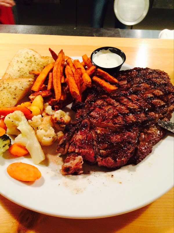 Boss' Pizza and Chicken Sports Bar Yankton photo 4