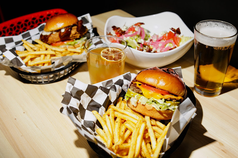 Everest on Grand photo 2