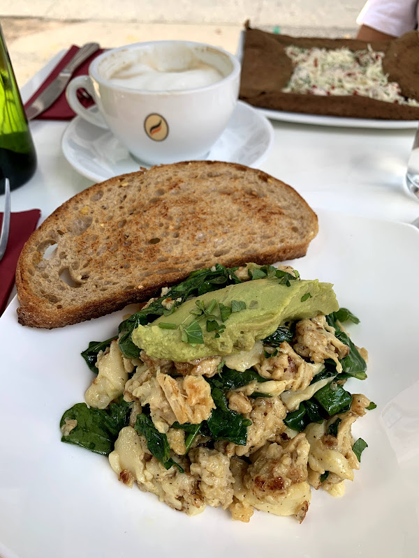 Le Basque French Vegan Restaurant photo 2