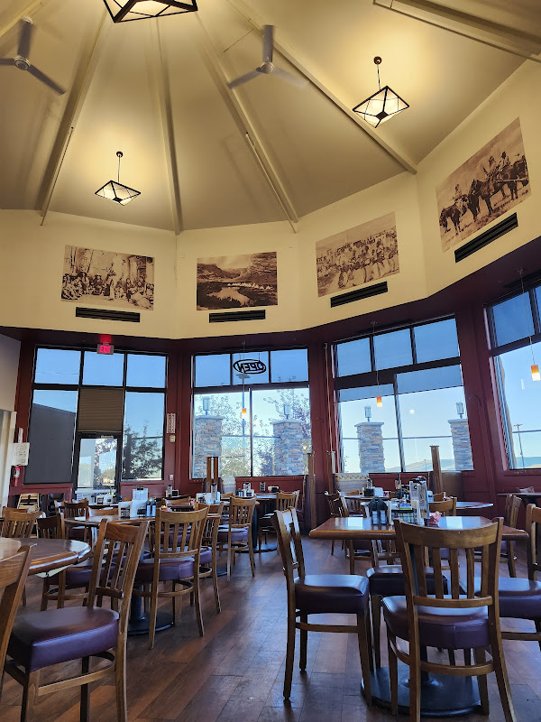 Local Restaurant & Bar photo 3