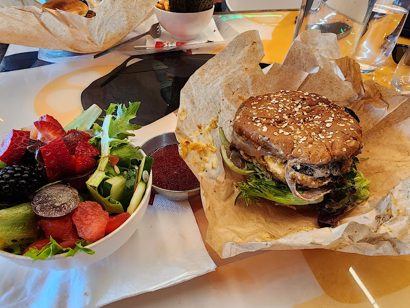 NAUGHTY BUDDHA BURGER BAR THE SEQUEL photo 3