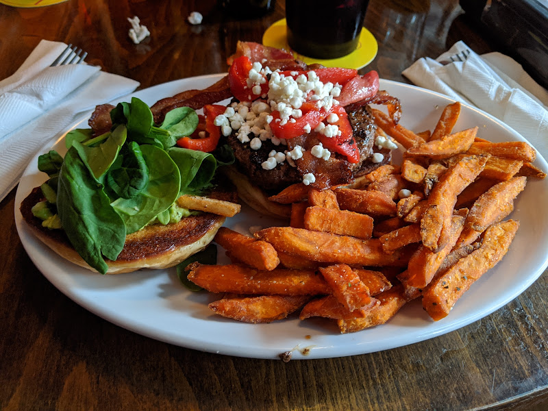 NOMZ - Restaurant & Bar - Akron, OH photo 3