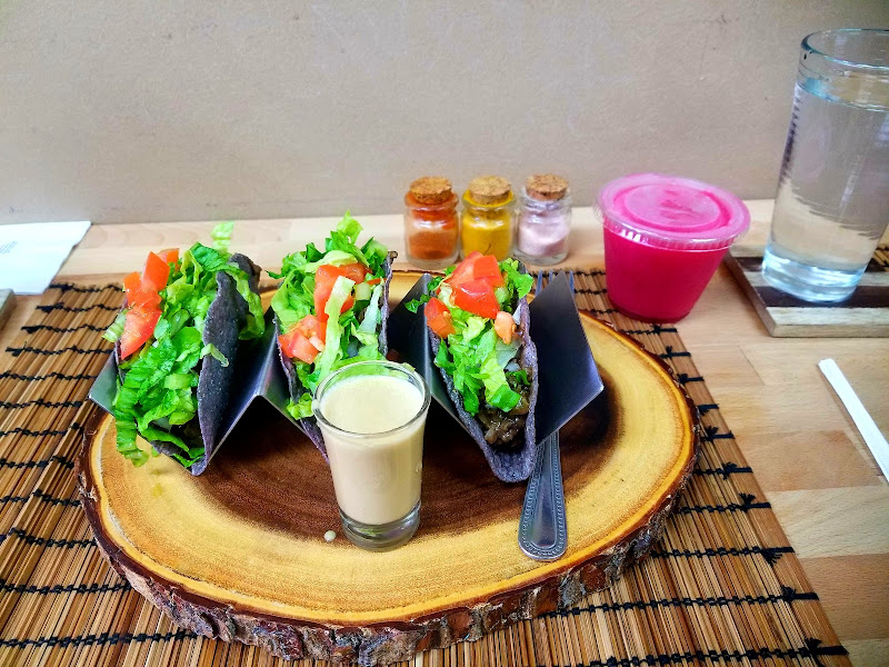 Red's Leaf Café photo 2