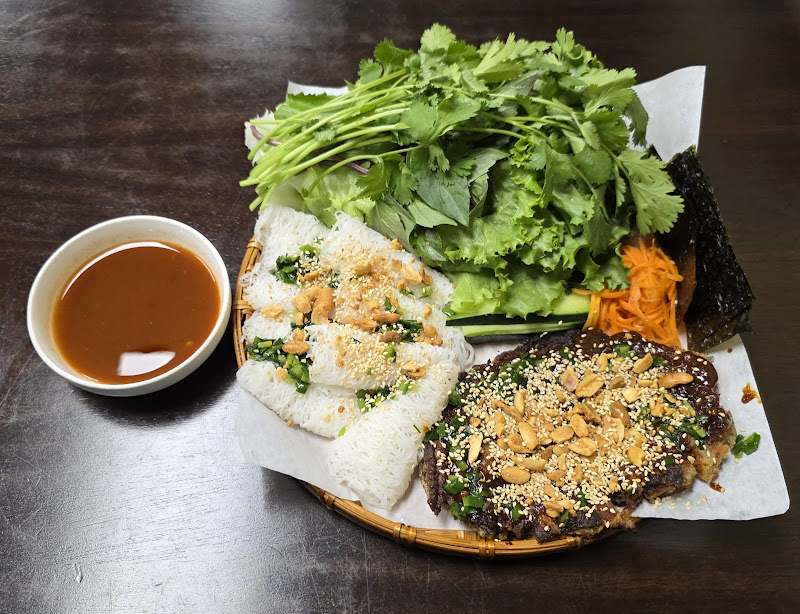Tuแป Tรขm (Vietnamese Vegan Restaurant)