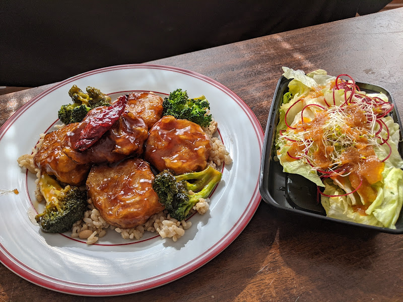 Yats Restaurant photo 4